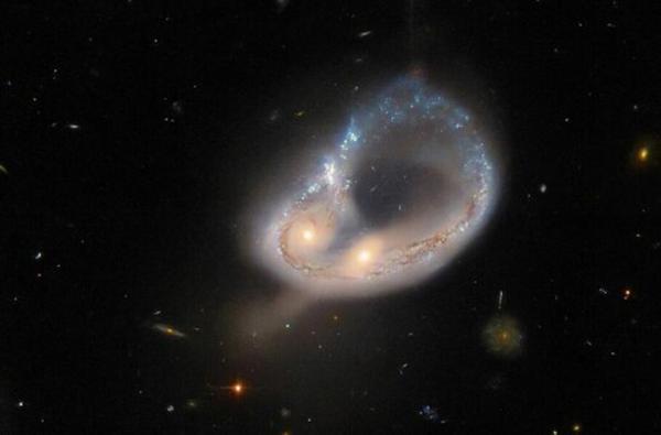 ثبت لحظه شگفت انگیز برخورد دو کهکشان به وسیله هابل