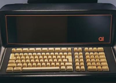 اولین رایانه قابل حمل دنیا چند کیلو بود؟
