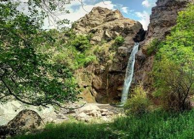 آبشار آبسر؛ یکی از تفرجگاه های خوش آب و هوای شهرستان رابر کرمان