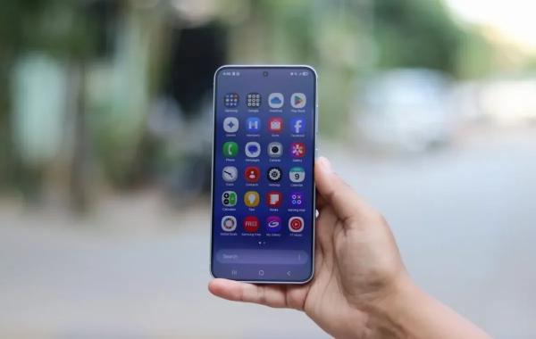 آپدیت One UI 7 عمر باتری برخی گوشی های سامسونگ را کمتر کرده آپدیت One UI 7 عمر باتری بعضی گوشی های سامسونگ را کمتر نموده است